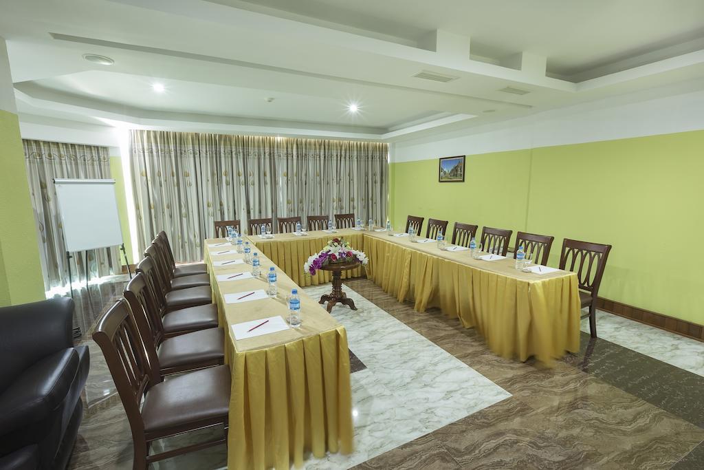 High Sky Hotel Phnom Penh Exterior photo