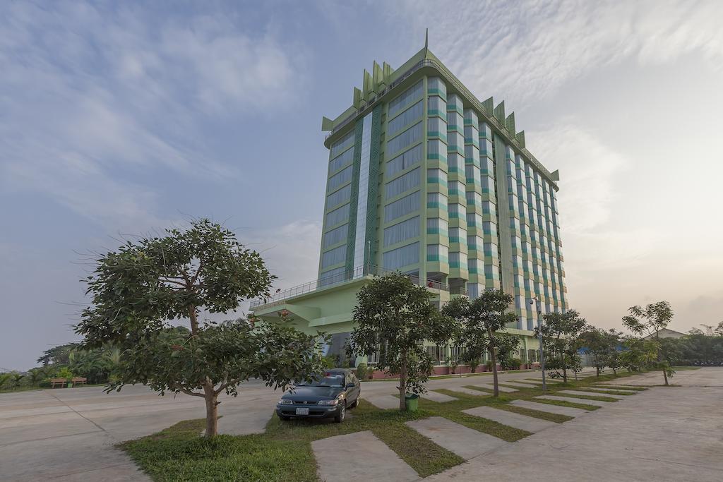 High Sky Hotel Phnom Penh Exterior photo