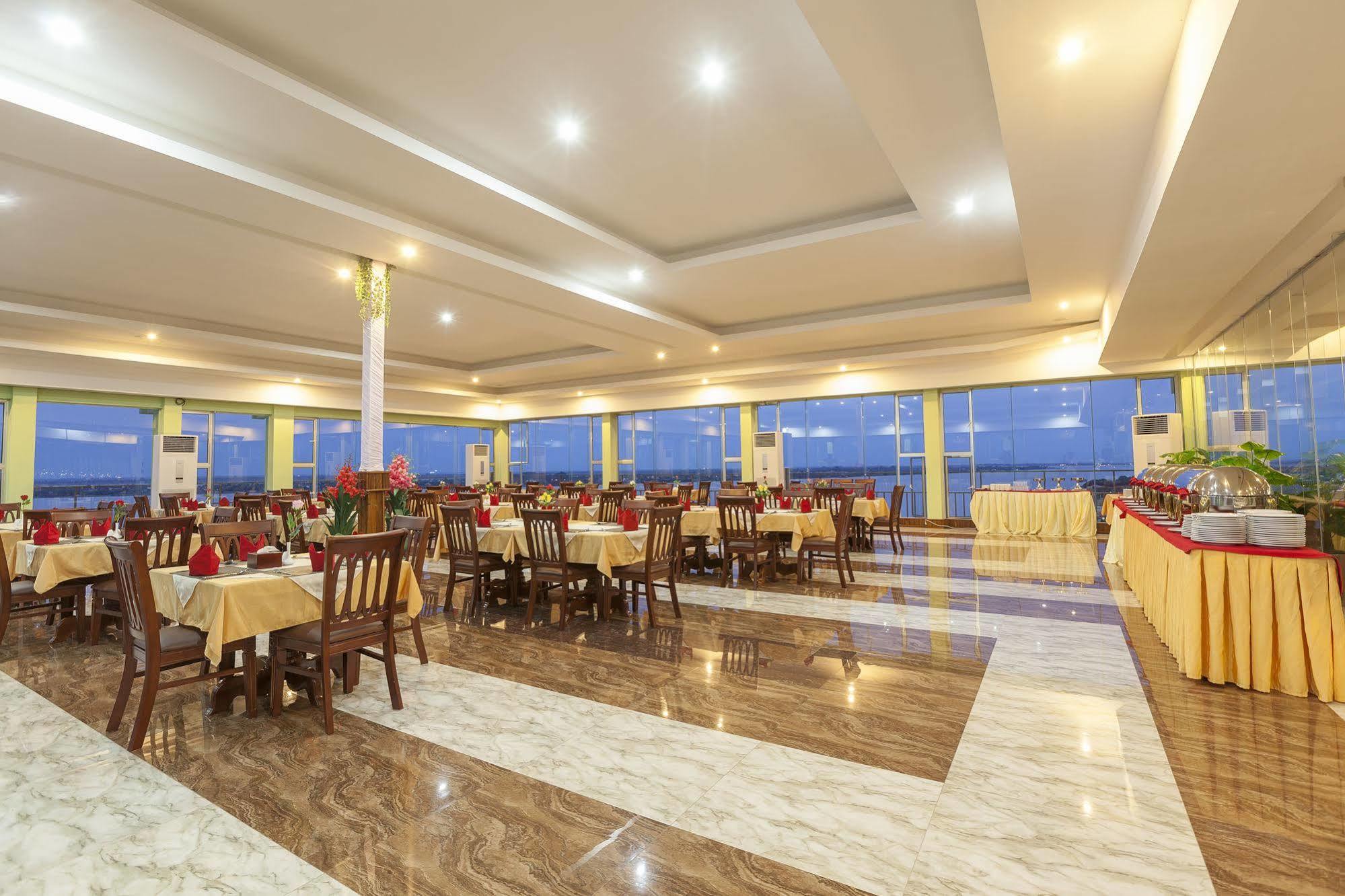 High Sky Hotel Phnom Penh Exterior photo